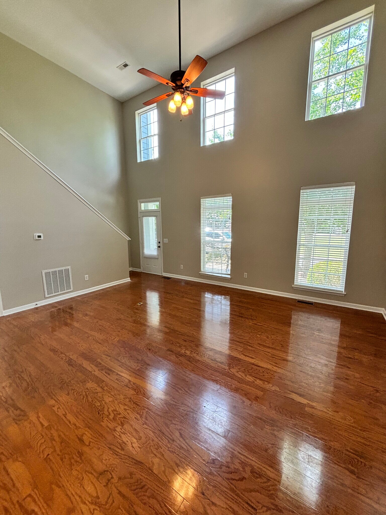 Building Photo - 7102 Lenox Village Dr