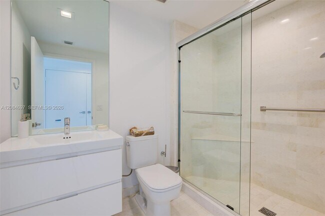 Building Photo - 17111 Biscayne Blvd