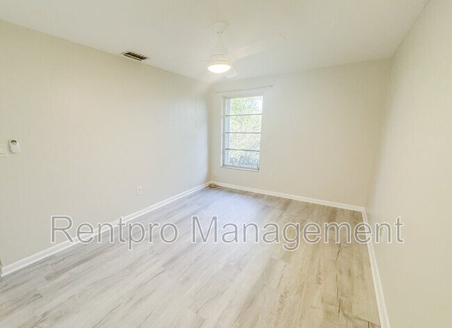 Building Photo - 2417 Magdalina Dr