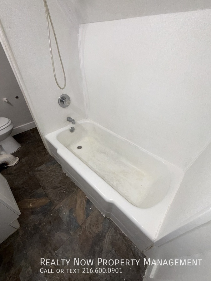 Building Photo - 3417 Storer Ave