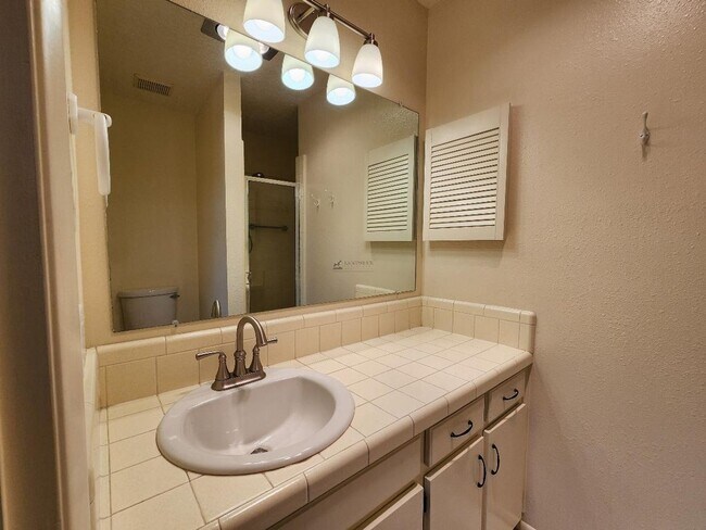 Building Photo - 3073 Plaza Blanca