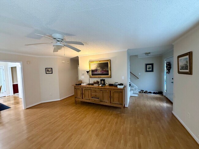 Building Photo - Charming 3BR Home Across from Barnett Shoals Elementary