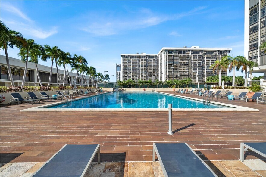 Pool - 1865 Brickell Ave