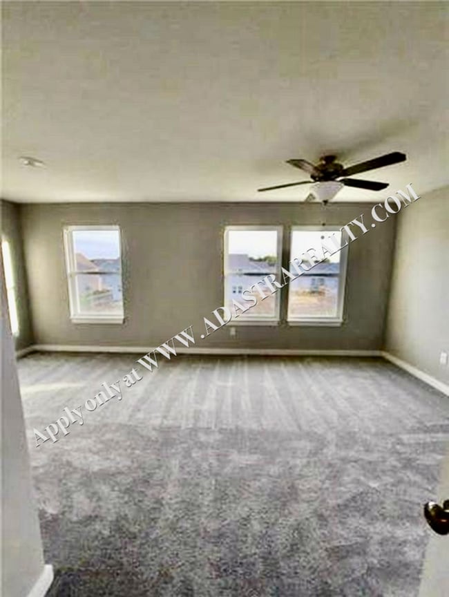 Building Photo - Nice 3 Bed 3 Bath Townhome in Louisburg -A...