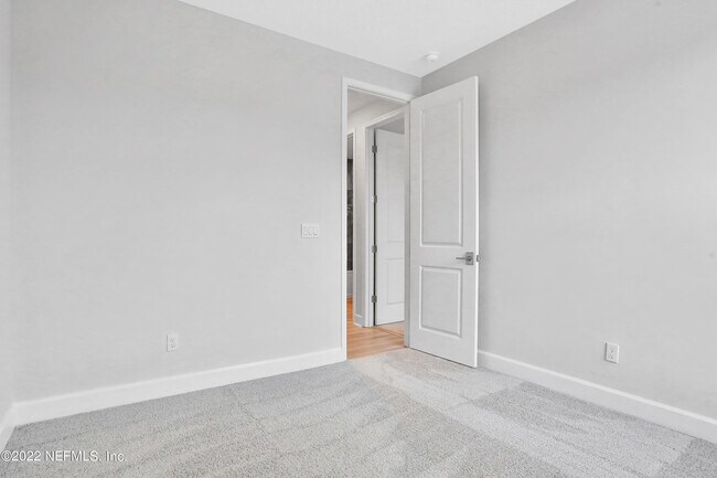 Building Photo - 351 Millenia Dr