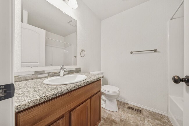 Building Photo - 1512 SE 117th Ave