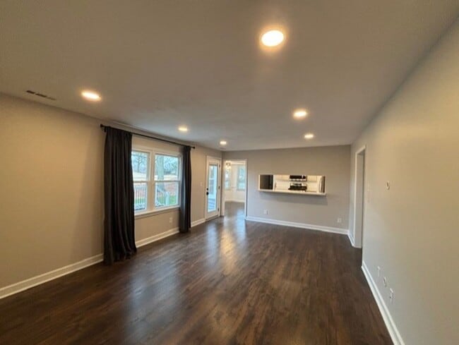 Building Photo - Cypress Point