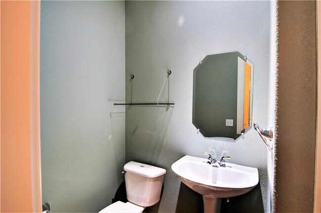 Building Photo - 8217 Endeavor Cir