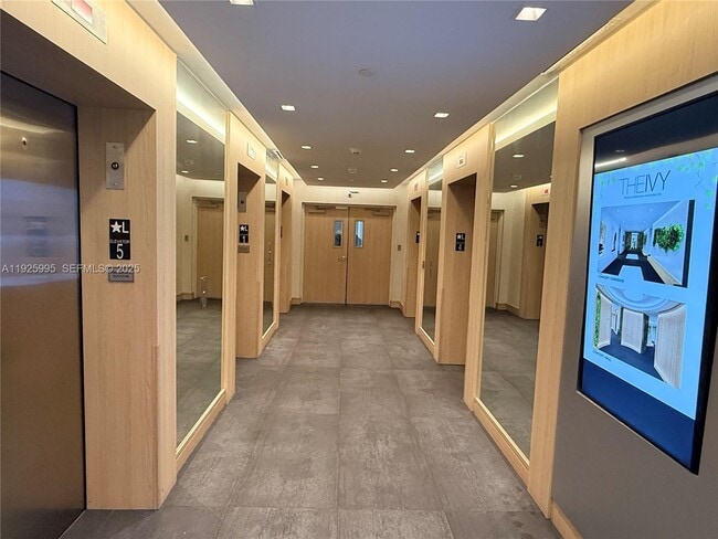 Building Photo - 90 SW 3rd St