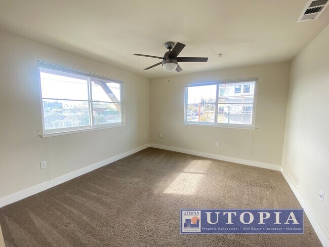 Building Photo - Beautiful 2 Bedroom, 2 Bathroom ground floor unit located in the heart of Seabright