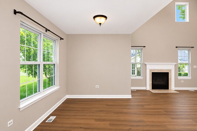 Building Photo - 651 Lancaster Cir