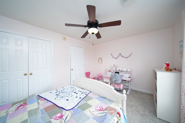 Building Photo - 20722 Fawnbrook Ct