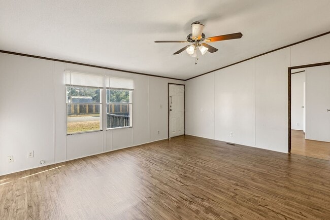 Building Photo - 182 Carmen Blvd