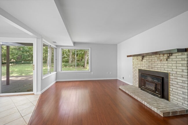 Building Photo - A Nature Lover's Dream Home!