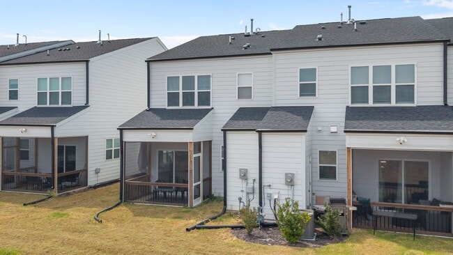 Building Photo - Stylish & Spacious Home in Prime Durham Location – Modern Living with Comfort & Convenience