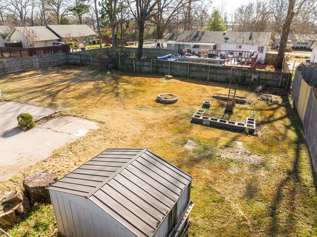 Building Photo - Freshly Updated 4 Bedroom Home