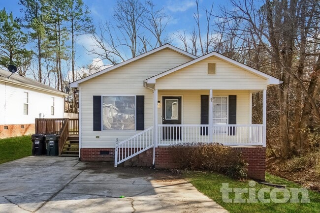 Building Photo - 924 Pine Cir Dr NW