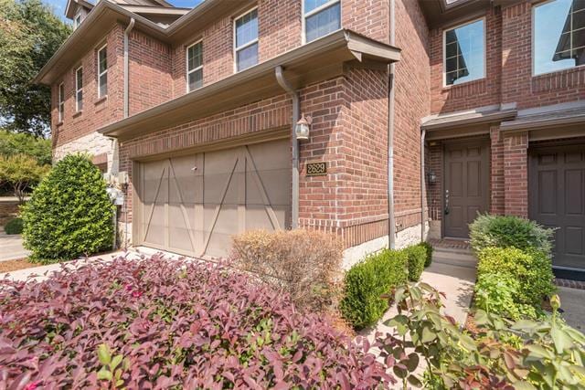 Building Photo - 2629 Chambers Dr