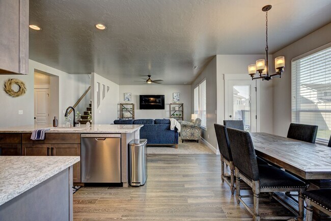 Building Photo - Beautiful Home in the Heart of Eagle
