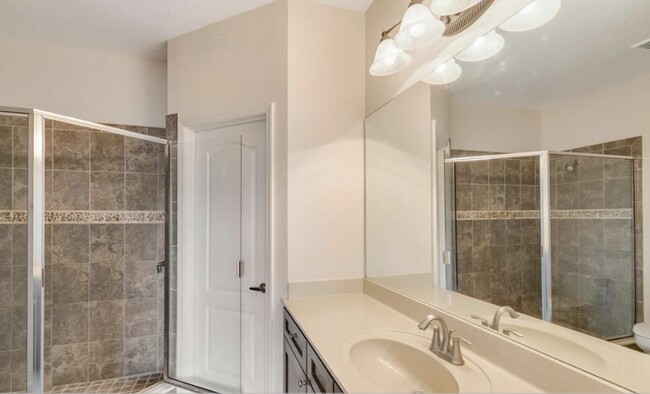 Building Photo - Montecito Community Townhome