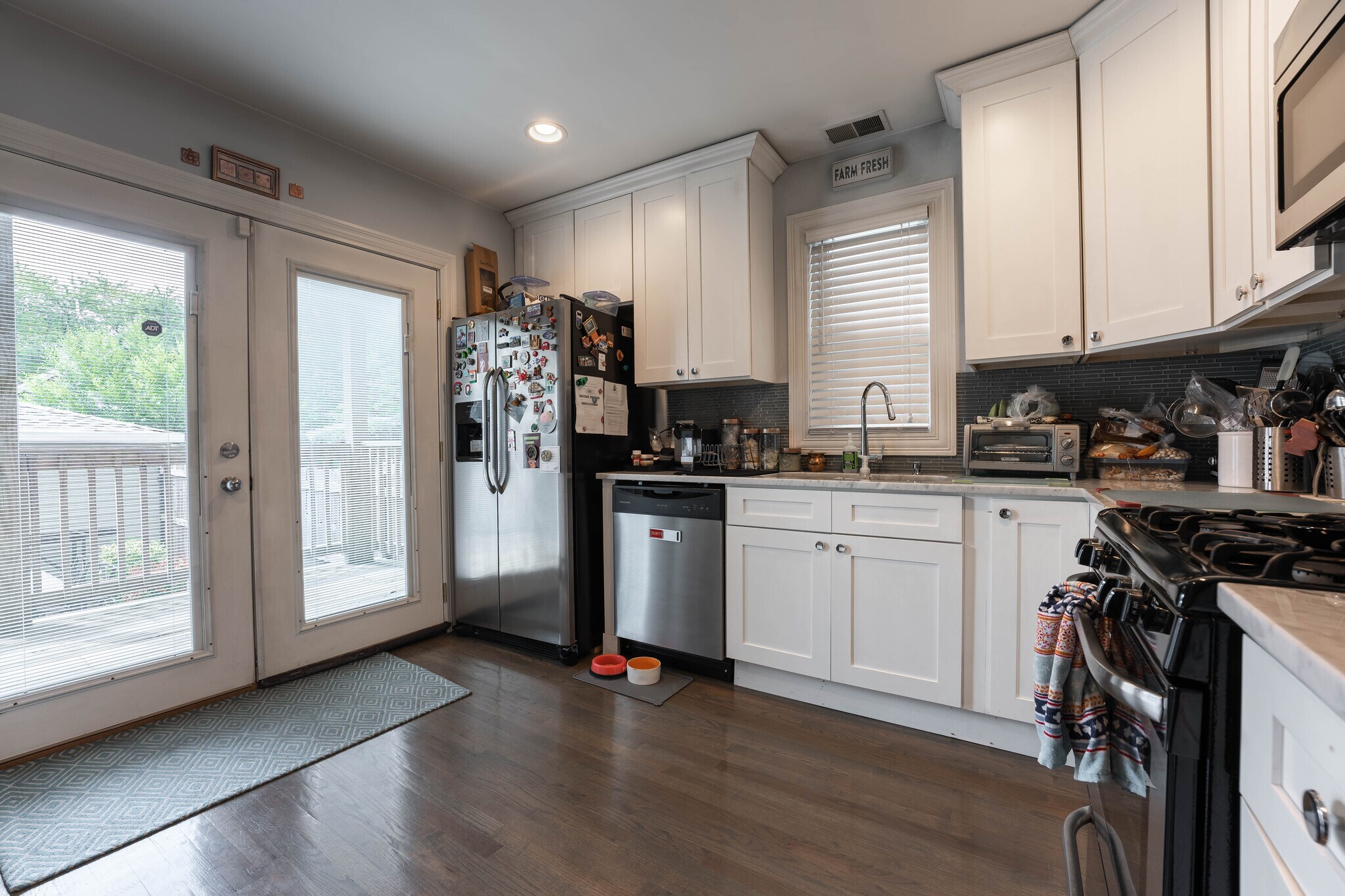 Building Photo - 2651 W Armitage Ave