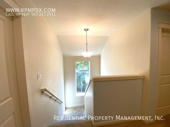 Building Photo - 9219 NW Harvest Hill Dr
