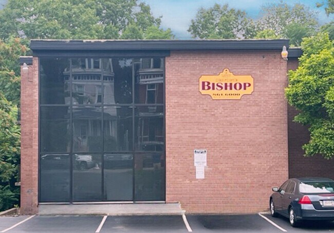 Building Photo - 3239 Bishop Street