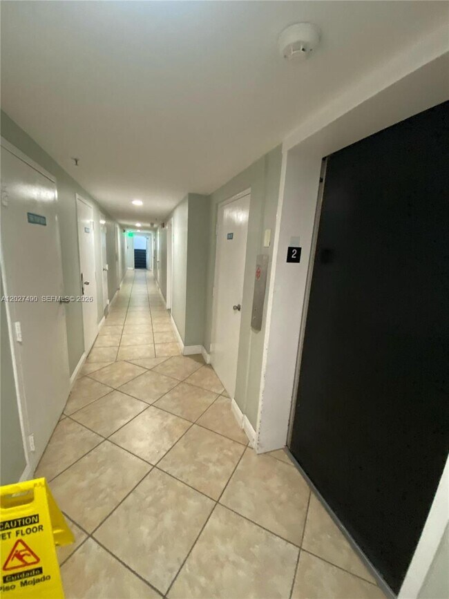 Building Photo - 7832 Collins Ave
