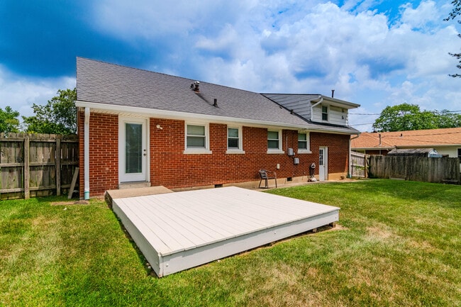 Building Photo - 282 Zandale Dr