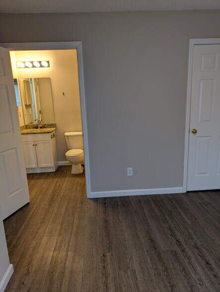 Building Photo - 1381 Pinnacle Ln