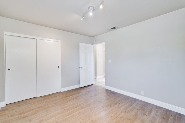 Building Photo - FOR RENT – Beautifully Updated 4 Bed / 3 Bath Home in Prime Santa Clara Location (NVIDIA)
