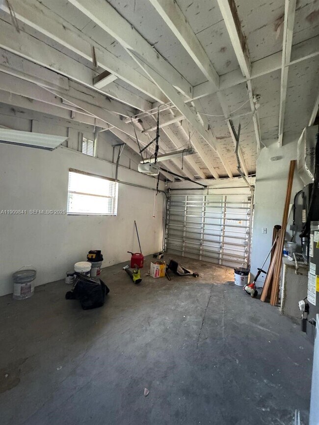 Building Photo - 8670 NW 28th Pl