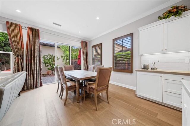 Building Photo - 114 Guinness