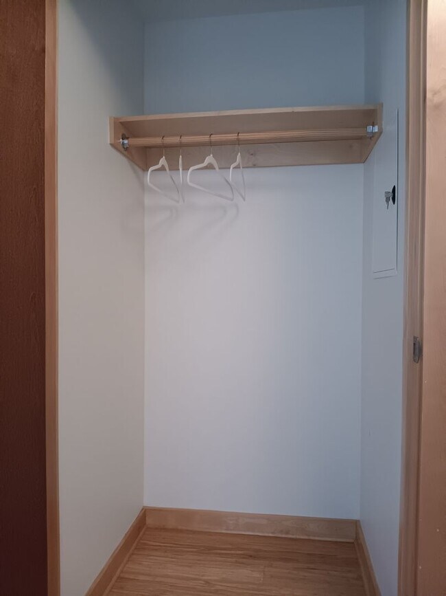 Building Photo - Luxury Fully Furnished Condo Downtown Salem Is Available