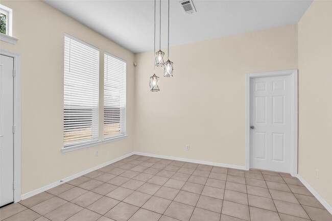 Building Photo - 6003 Decker Ridge Ct