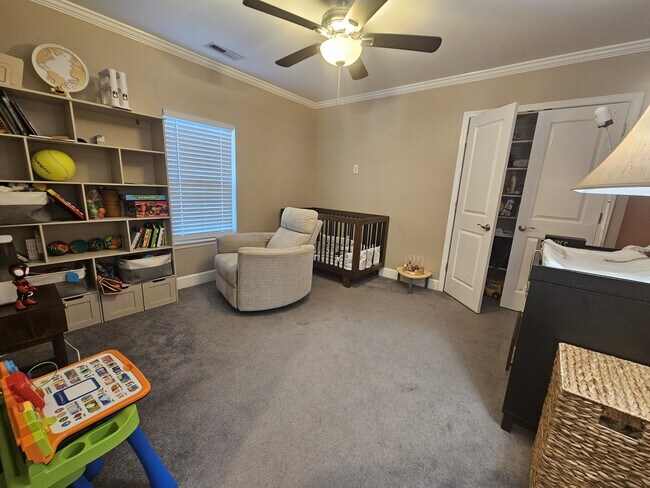 Building Photo - 2737 Celia Ave