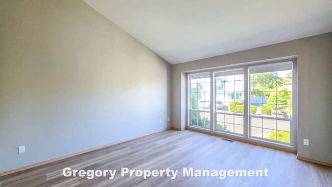 Building Photo - 7 60th Pl SE
