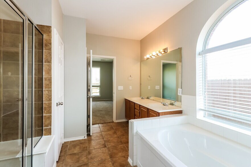 Building Photo - 2702 Darby Brook Dr