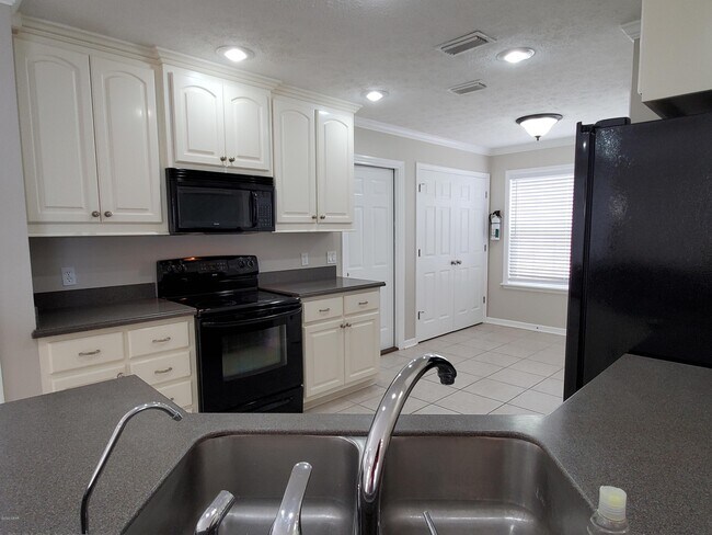 Building Photo - 3416 Harrison Ave