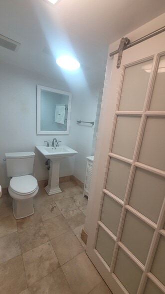 Building Photo - 13155 Ixora Ct