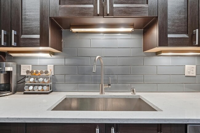 Building Photo - 408 Scott St