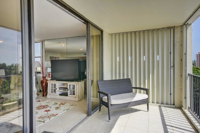 Building Photo - 4600 S Ocean Blvd