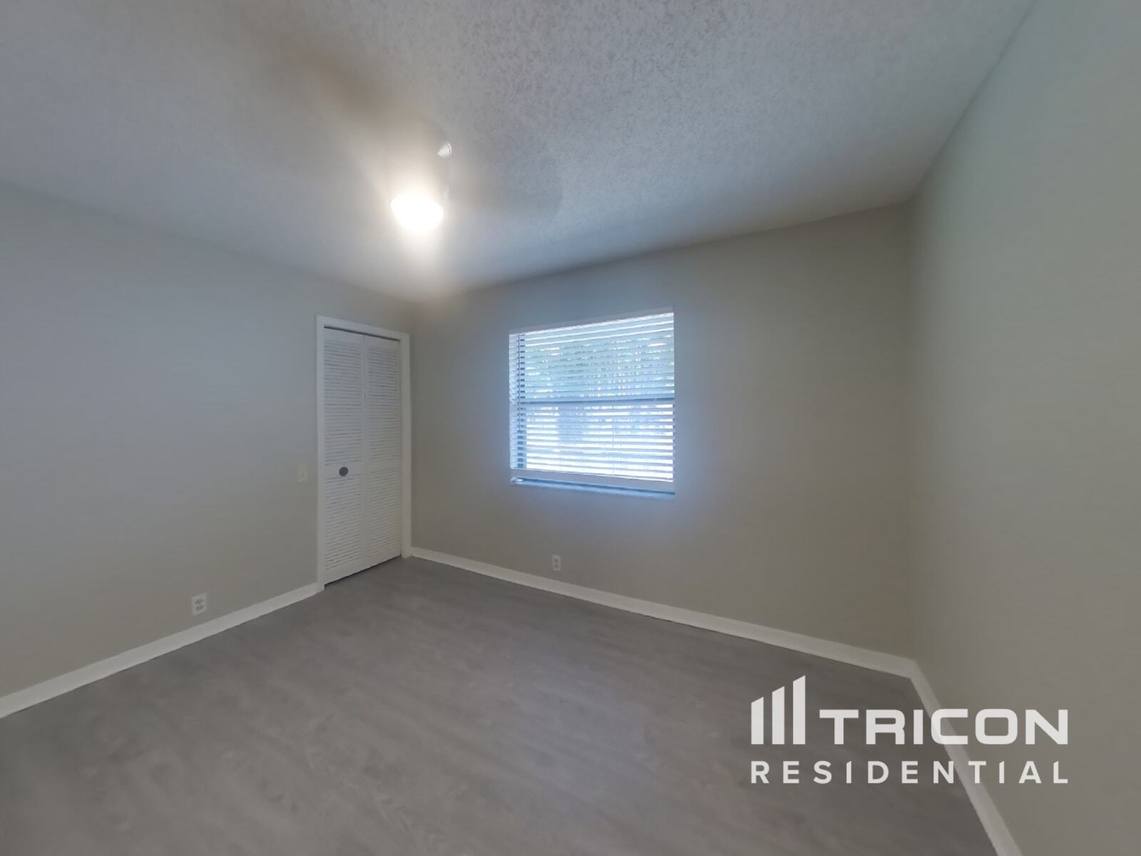 Building Photo - 16147 Vanderbilt Dr