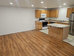 Building Photo - 2571 NW Cedar Ave