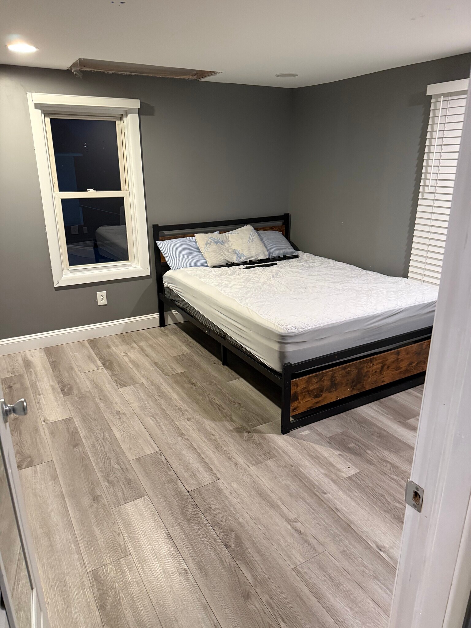 Rear bedroom #2 - 104 Boyce St