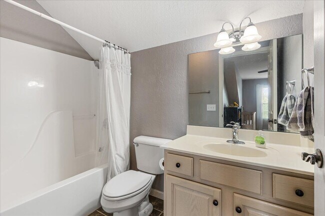Building Photo - 410 Ashbury Cir