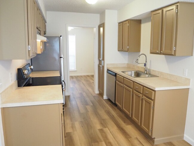 Building Photo - 3 Bed 2 Bath in Fort Worth