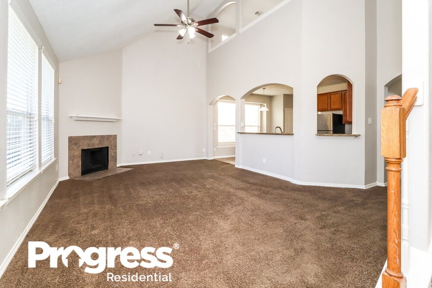 Building Photo - 12015 Raven View Dr