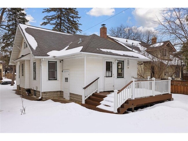 Building Photo - 2044 Portland Ave