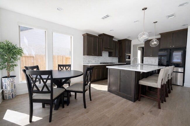 Building Photo - 30926 Vintage Crk Ln